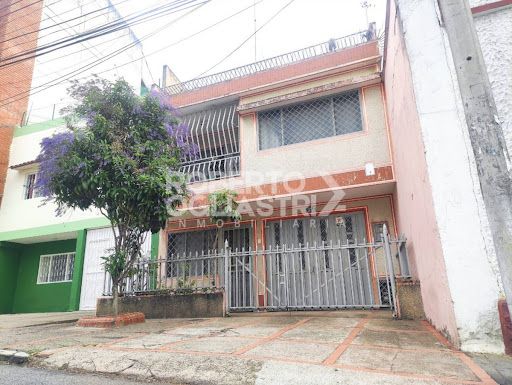 Casa en venta Santander Bucaramanga Bolivar 204 m2 Habitaciones 5 Baños 5 Garajes 1 Precio $580000000