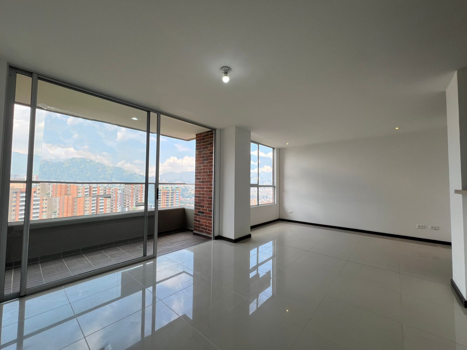 Apartamento en arriendo Antioquia Envigado Villa Grande 110 m2 Habitaciones 3 Baños 3 Garajes 2 Precio $5150000
