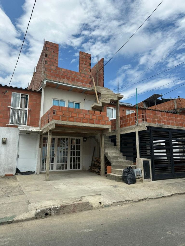 Casa en venta Valle Del Cauca Jamundí Cd Las Flores 140 m2 Habitaciones 2 Baños 2 Garajes 0 Precio $158000000