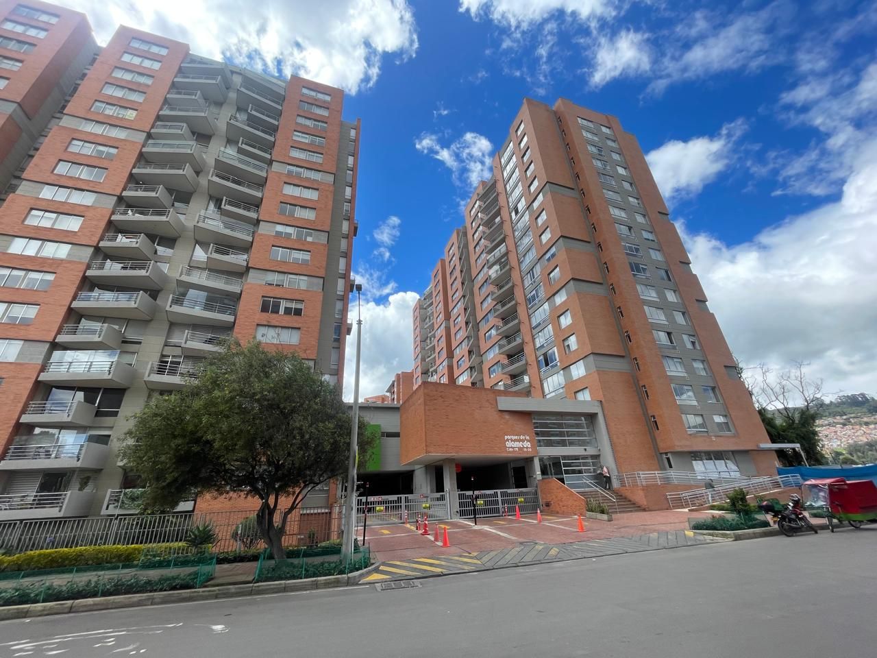 Apartamento en arriendo Cundinamarca Bogotá Cjr Parques De La Alameda 45 m2 Habitaciones 1 Baños 1 Garajes 1 Precio $2000000