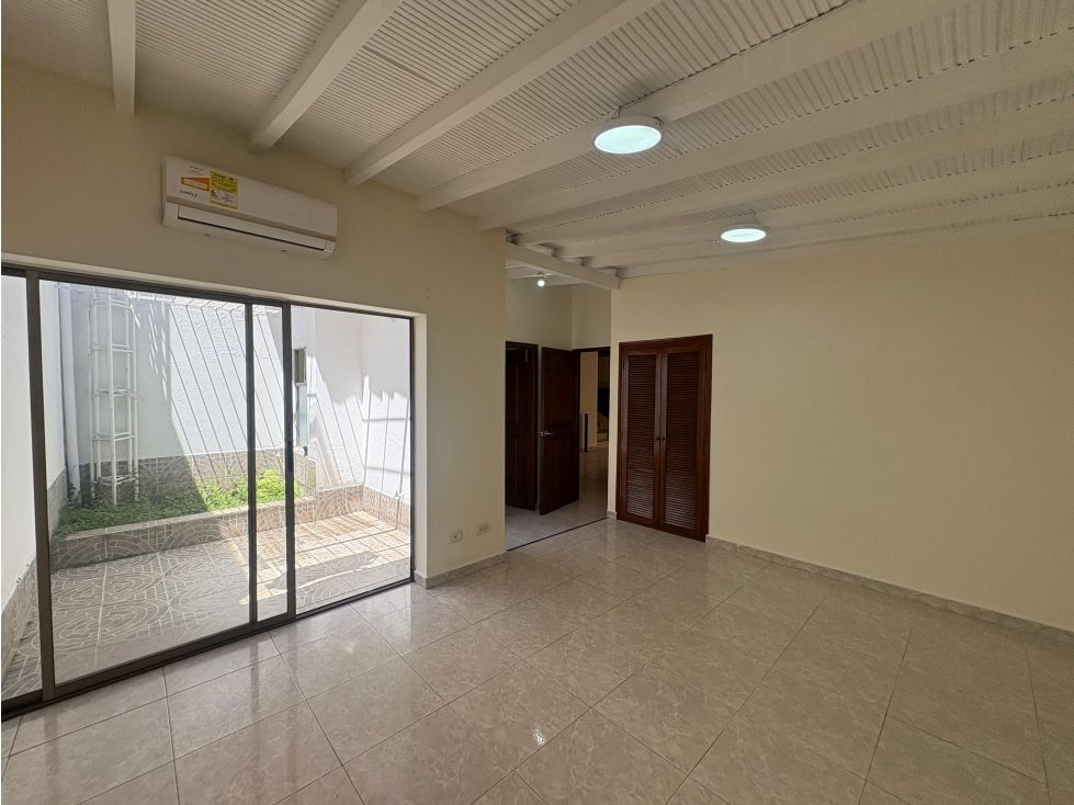 Casa en arriendo Antioquia Medellín Medellín 300 m2 Habitaciones 7 Baños 4 Garajes 2 Precio $9000000