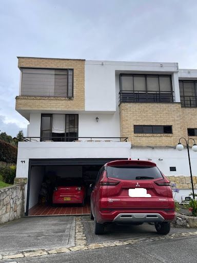 Casa en venta Cundinamarca Bogotá Cedro Salazar 300 m2 Habitaciones 5 Baños 5 Garajes 4 Precio $2200000000