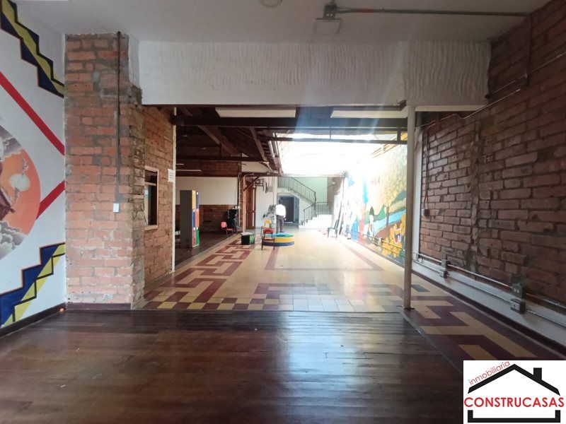 Casa en arriendo o venta Antioquia Medellín Los Angeles 400 m2 Habitaciones 3 Baños 5 Garajes 0 Precio venta $1150000000 Precio arriendo $8000000