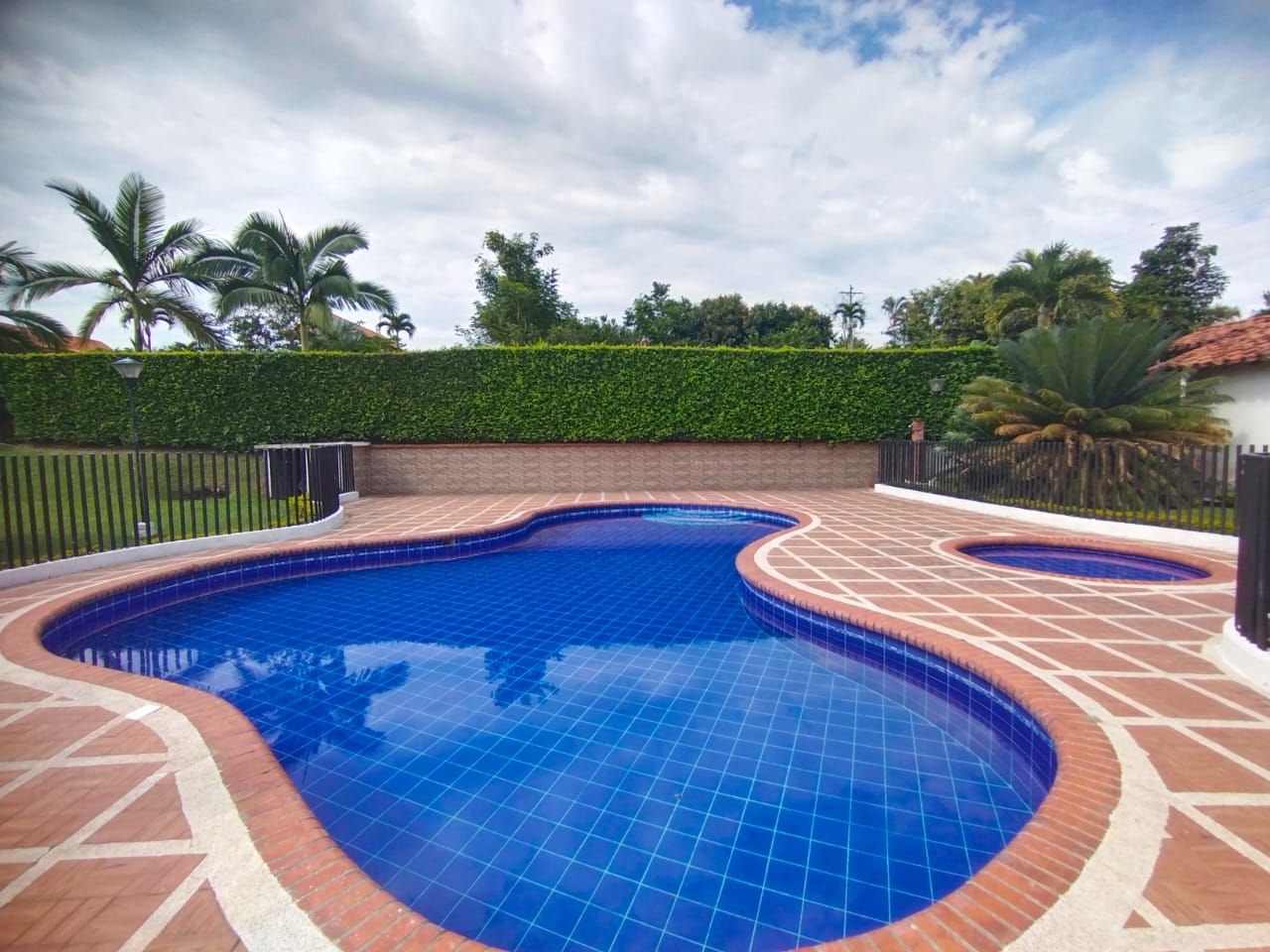 Casa en arriendo Risaralda Pereira Br Villa Ilusion 351 m2 Habitaciones 3 Baños 3 Garajes 4 Precio $5750000