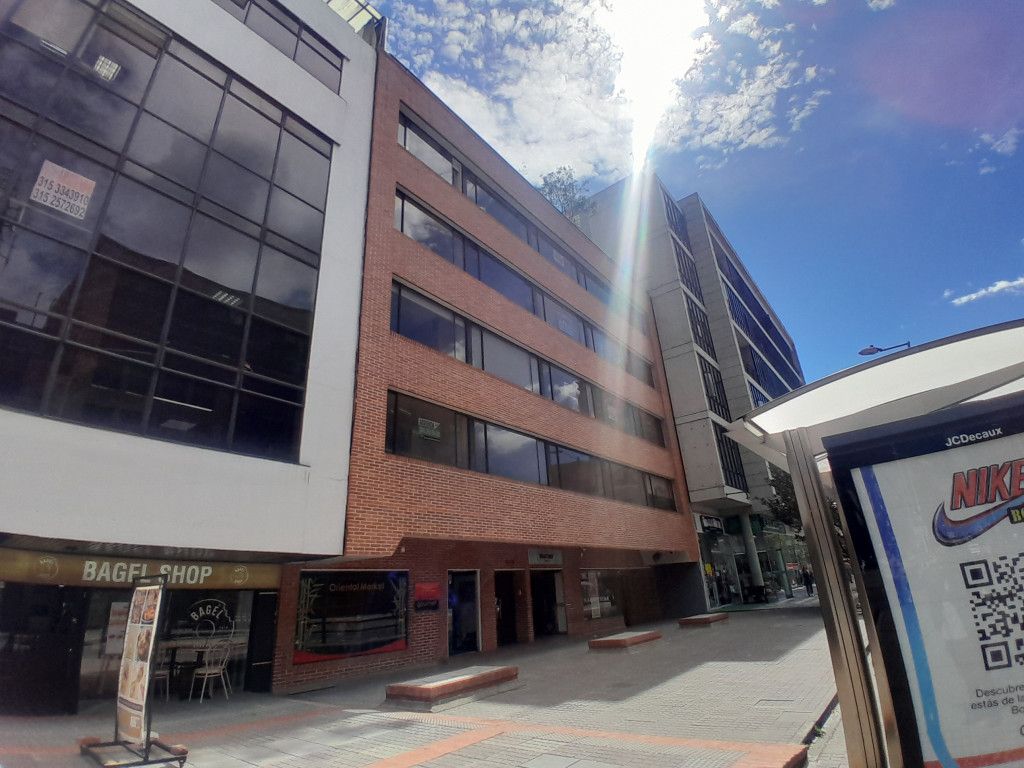 Oficina en arriendo Cundinamarca Bogotá Chico 44 m2 Habitaciones 0 Baños 1 Garajes 1 Precio $2179000