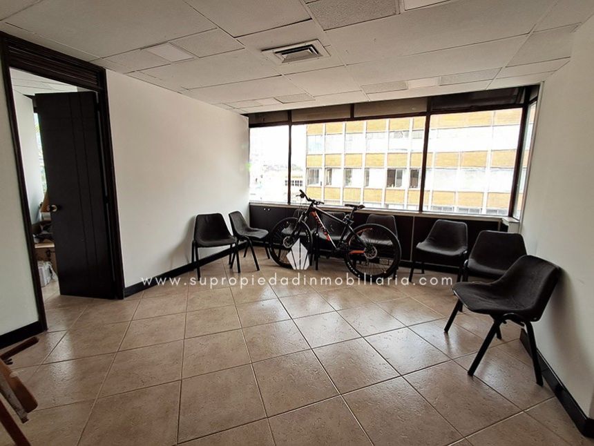 Oficina en arriendo Antioquia Medellín Naranjal 36 m2 Habitaciones 0 Baños 1 Garajes 0 Precio $1750000
