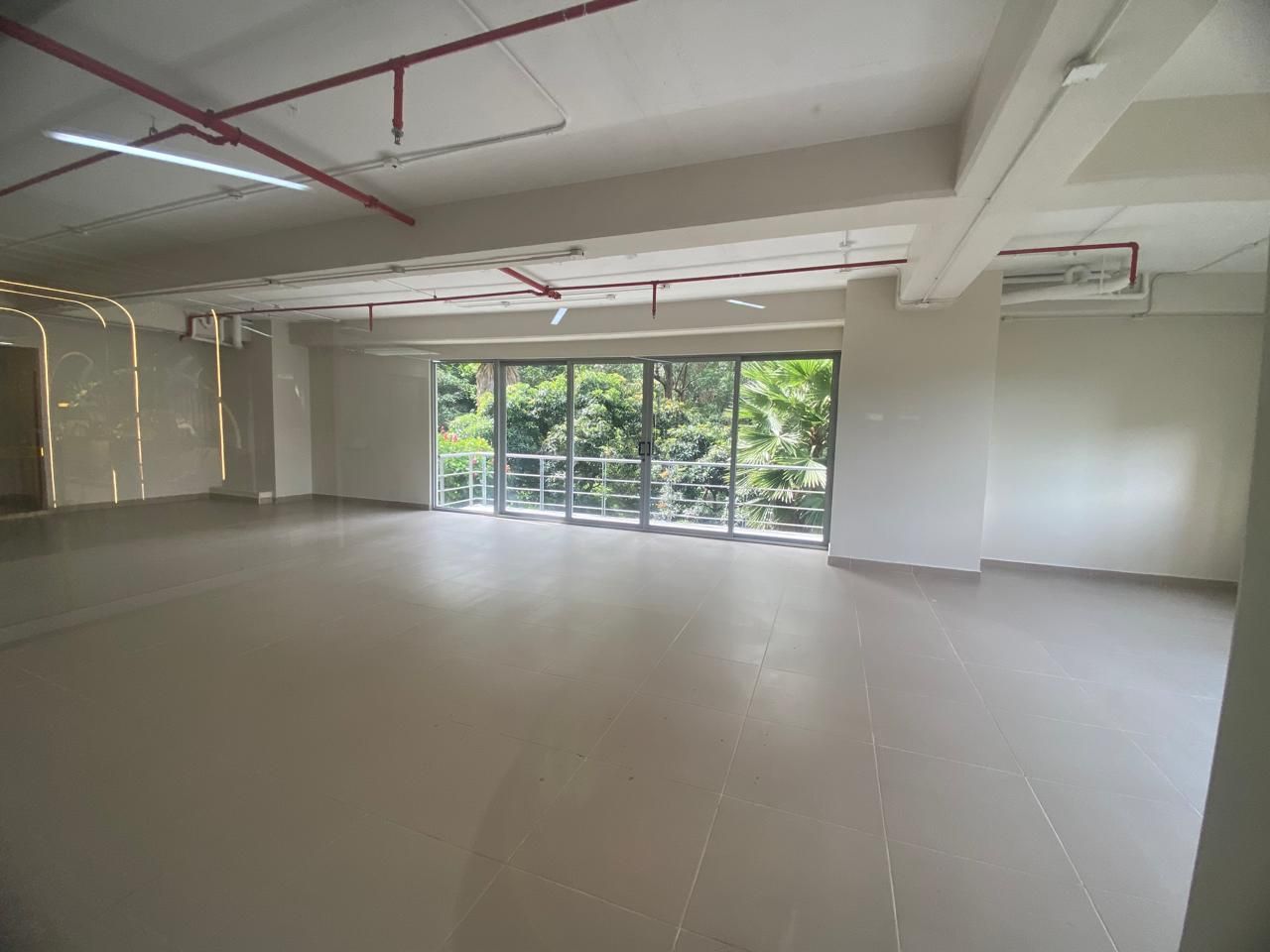 Local en arriendo Antioquia Medellín Castropol 110 m2 Habitaciones 0 Baños 1 Garajes 0 Precio $8000000