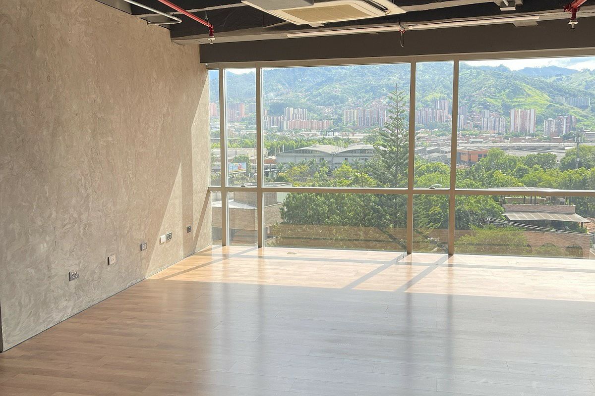 Oficina en venta Antioquia Medellín Santa Maria De Los Angeles 100 m2 Habitaciones 0 Baños 1 Garajes 1 Precio $980000000