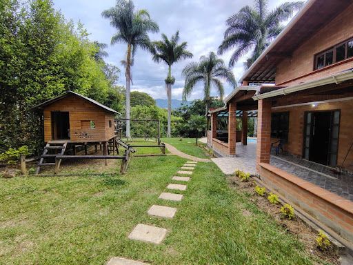 Finca en arriendo Antioquia Copacabana Machado 250 m2 Habitaciones 3 Baños 3 Garajes 1 Precio $6500000