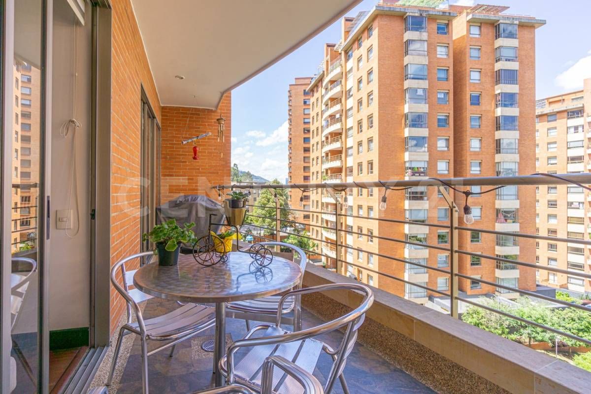 Apartamento en arriendo Cundinamarca Bogotá Santa Barbara Oriental 180 m2 Habitaciones 3 Baños 4 Garajes 2 Precio $10000000