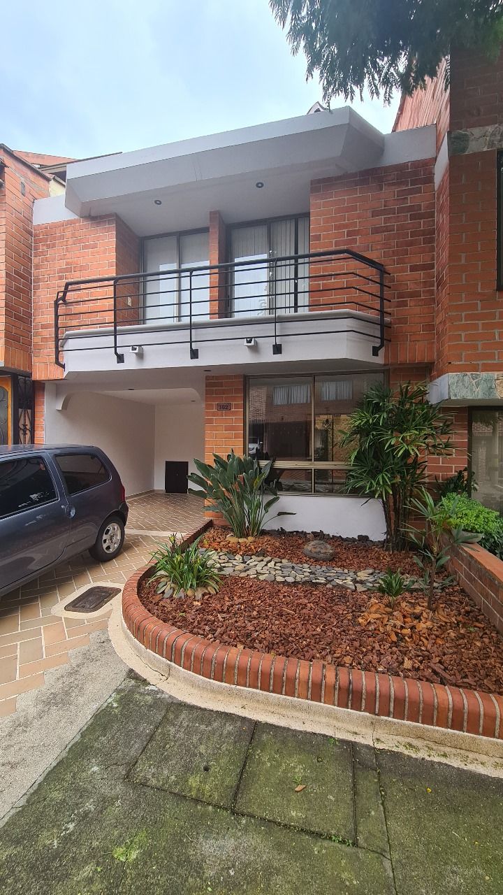 Casa en venta Antioquia Itagüí Santa Catalina 147 m2 Habitaciones 3 Baños 3 Garajes 2 Precio $900000000