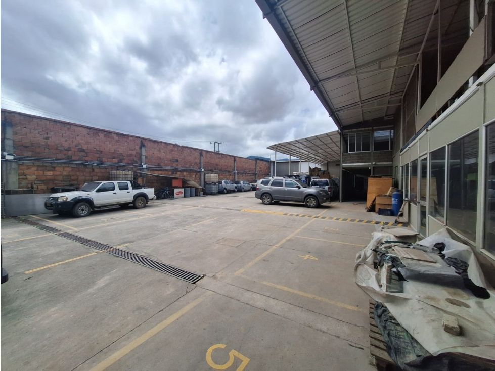 Bodega en venta Cundinamarca Bogotá Cundinamarca 1603 m2 Habitaciones 0 Baños 6 Garajes 6 Precio $7000000000