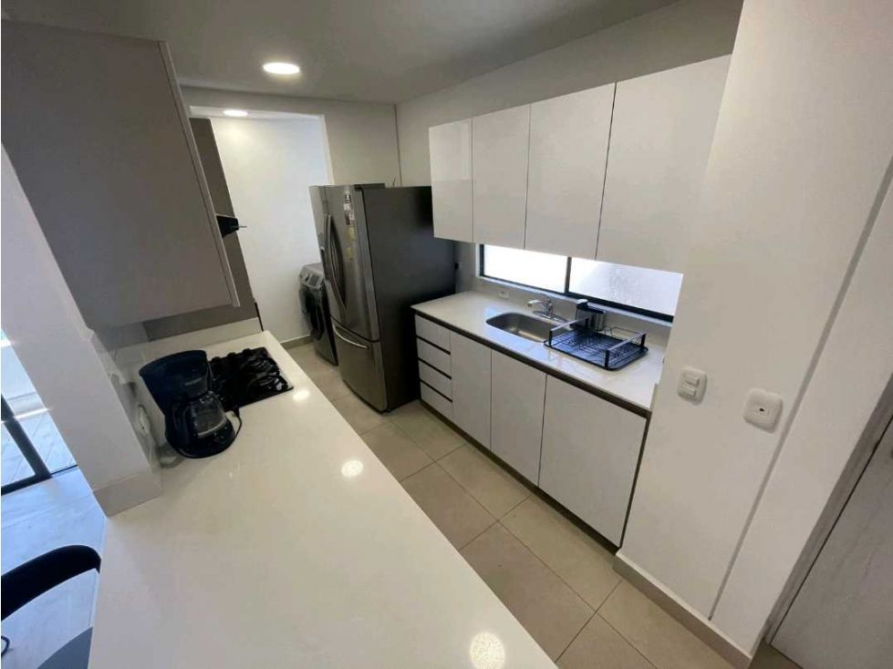 Apartamento en arriendo Antioquia Medellín Castropol 105 m2 Habitaciones 3 Baños 3 Garajes 1 Precio $7500000