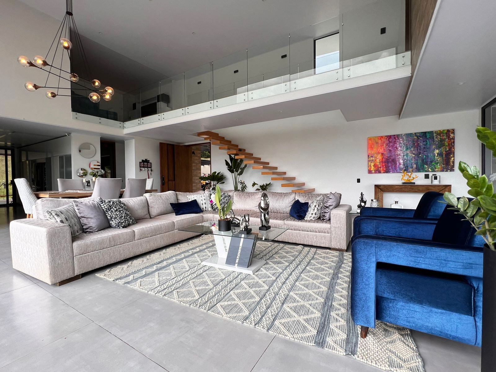 Casa en arriendo Antioquia Guarne Punto Mayor 3000 m2 Habitaciones 4 Baños 5 Garajes 3 Precio $27000000