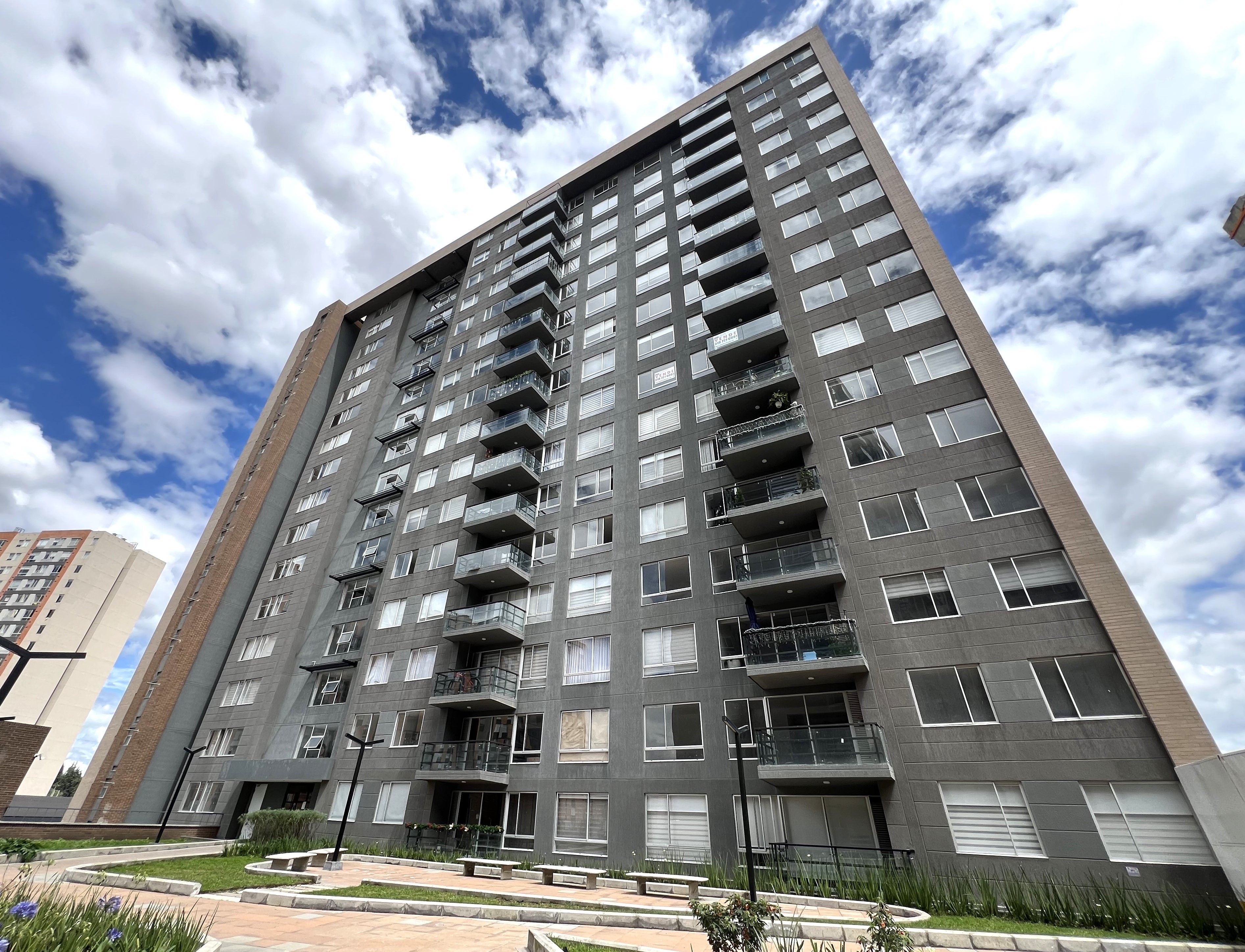 Apartamento en venta Cundinamarca Bogotá La Esperanza 99 m2 Habitaciones 3 Baños 2 Garajes 2 Precio $820000000