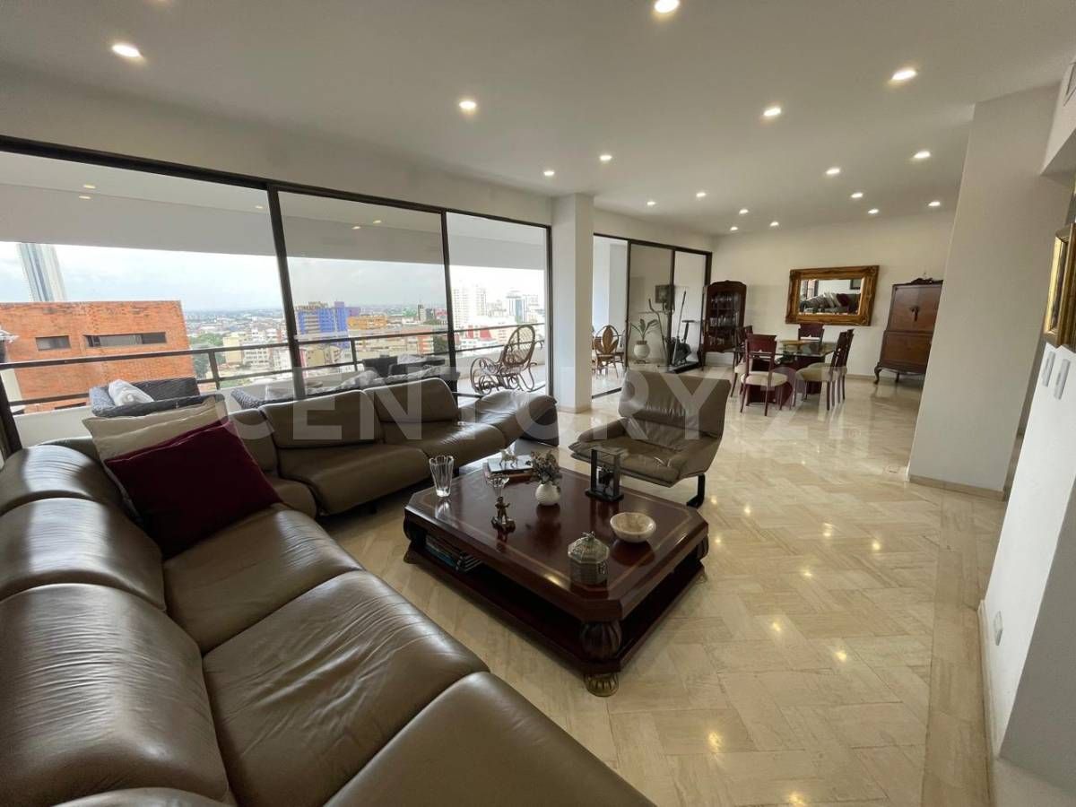 Apartamento en venta Valle Del Cauca Cali Parcelaciones Pance 240 m2 Habitaciones 3 Baños 5 Garajes 2 Precio $880000000