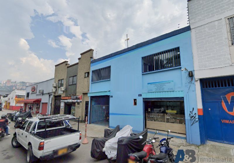 Oficina en arriendo Antioquia Medellín Rosales 53 m2 Habitaciones 0 Baños 2 Garajes 0 Precio $3000000