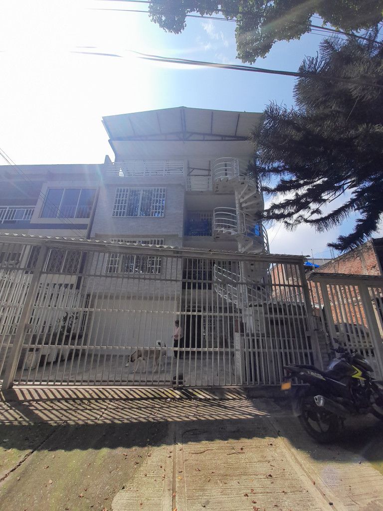 Apartamento en arriendo Valle Del Cauca Cali San Judas Tadeo I 78 m2 Habitaciones 3 Baños 2 Garajes 0 Precio $1250000