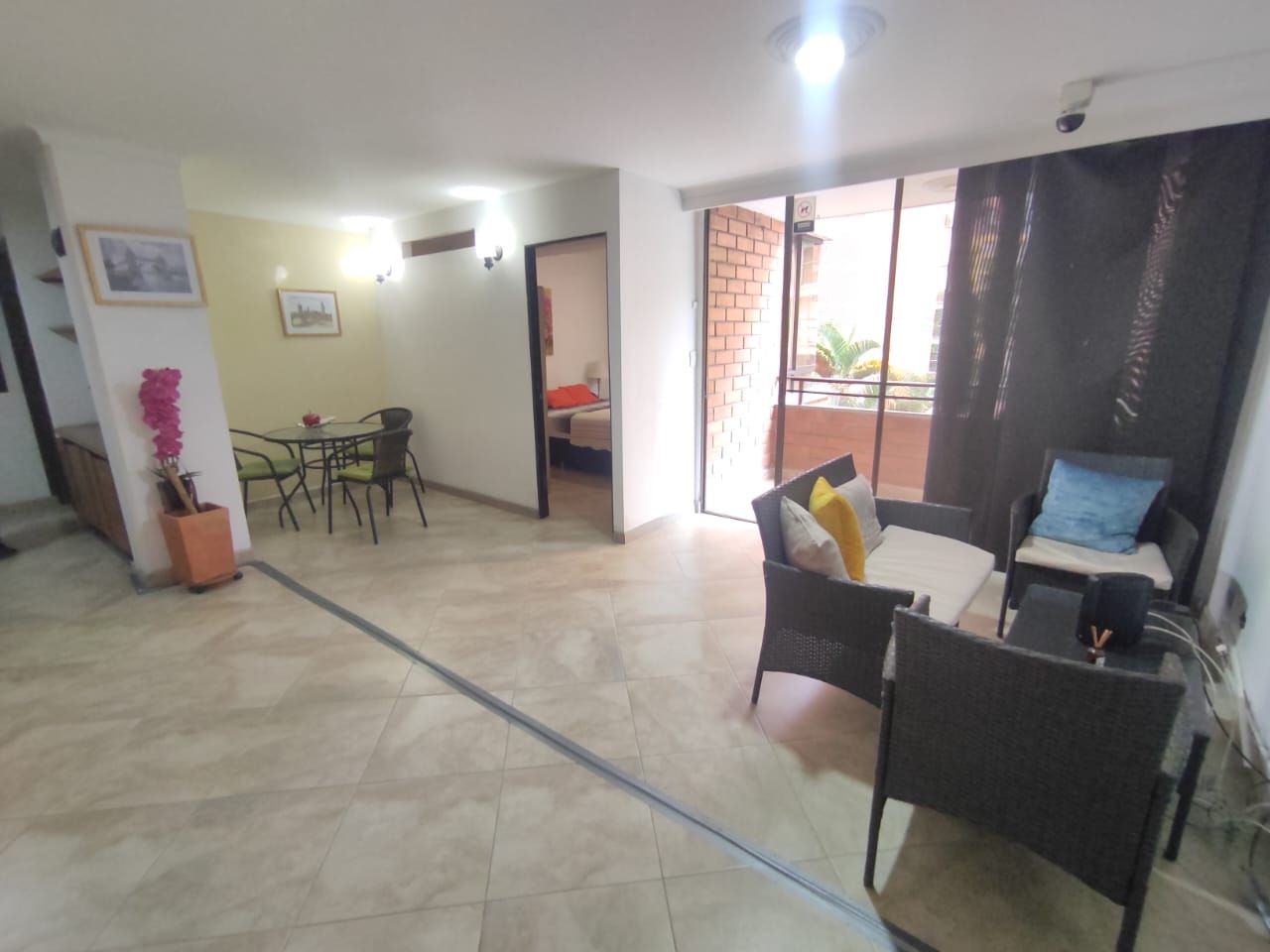Apartamento en arriendo o venta Antioquia Envigado Jardines 117 m2 Habitaciones 4 Baños 2 Garajes 2 Precio venta $750000000 Precio arriendo $4650000