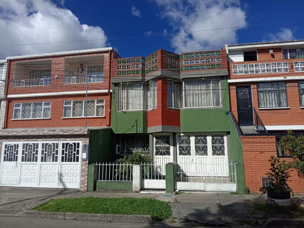Casa en venta Cundinamarca Bogotá Ingles 143 m2 Habitaciones 5 Baños 3 Garajes 1 Precio $620000000