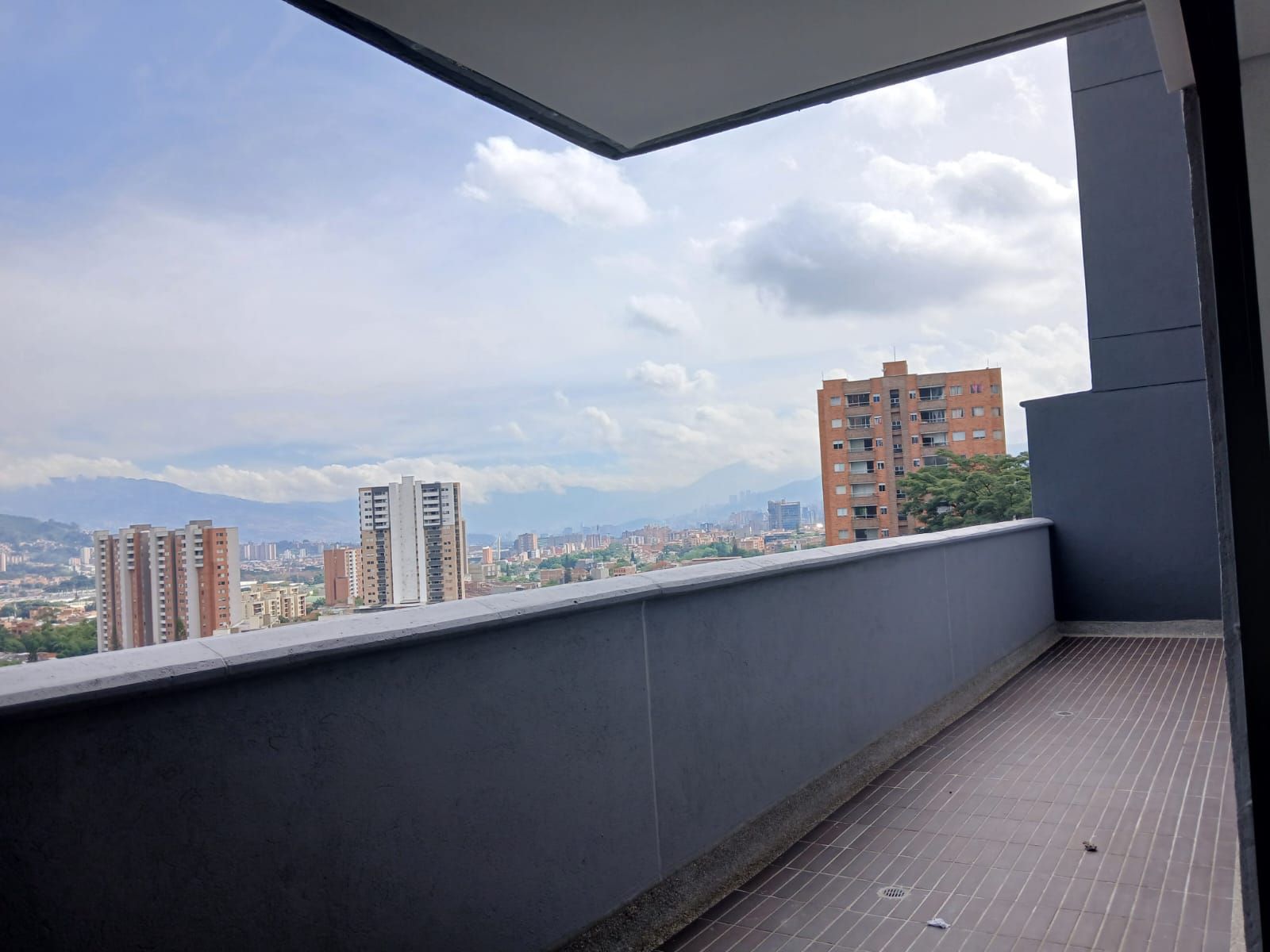 Apartamento en arriendo Antioquia Envigado Loma Del Barro 79 m2 Habitaciones 3 Baños 2 Garajes 2 Precio $4300000