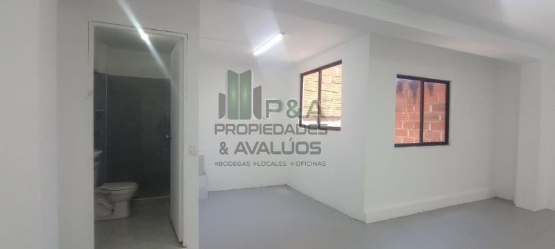 Bodega en arriendo Antioquia Medellín Villanueva 124 m2 Habitaciones 0 Baños 1 Garajes 0 Precio $3500000