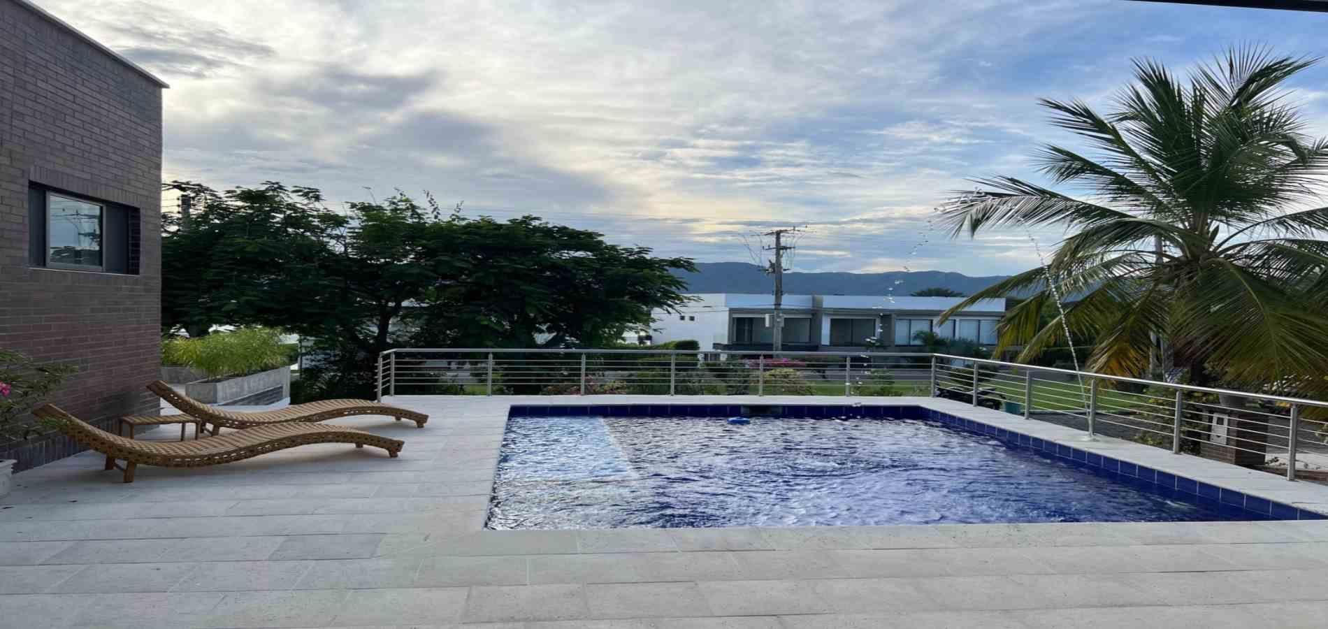 Casa en venta Cundinamarca Girardot Cn Campestre El Peñon Sc Ii 261 m2 Habitaciones 4 Baños 4 Garajes 4 Precio $1400000000