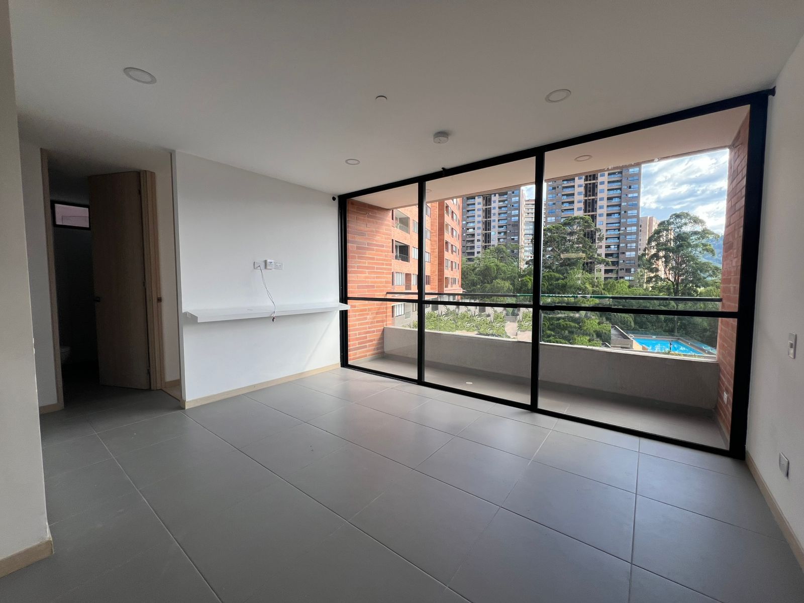 Apartamento en arriendo Antioquia Envigado Loma De Las Brujas 65 m2 Habitaciones 2 Baños 2 Garajes 1 Precio $3750000