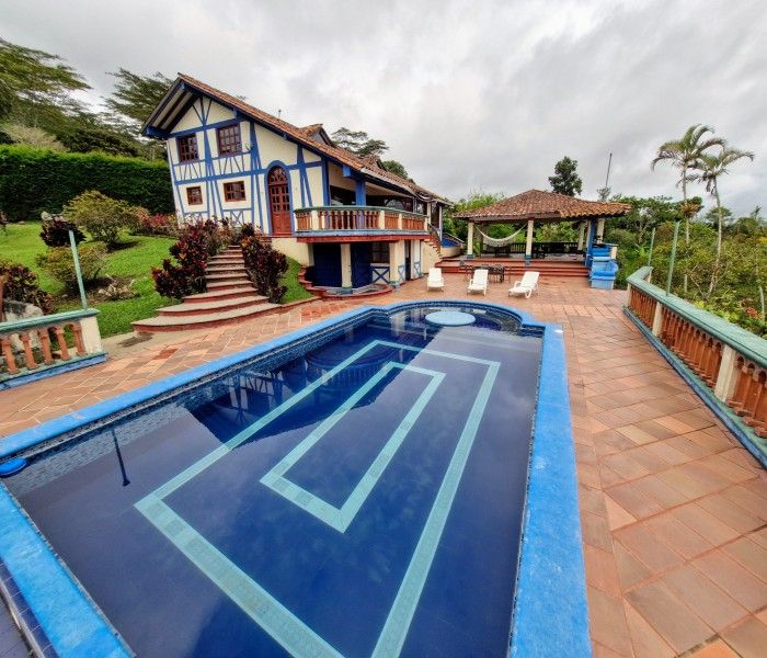 Finca en venta Valle Del Cauca La Cumbre La Cumbre 600 m2 Habitaciones 6 Baños 7 Garajes 10 Precio $2300000000