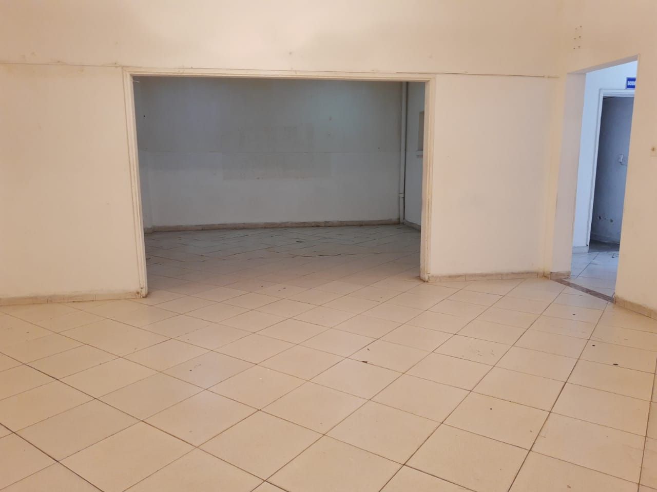 Local en arriendo Antioquia Medellín Los Angeles 390 m2 Habitaciones 0 Baños 3 Garajes 0 Precio $10000000