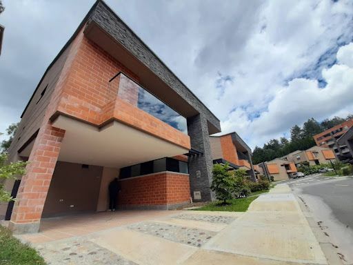 Casa en arriendo Antioquia El Retiro El Retiro 145 m2 Habitaciones 2 Baños 2 Garajes 2 Precio $6000000