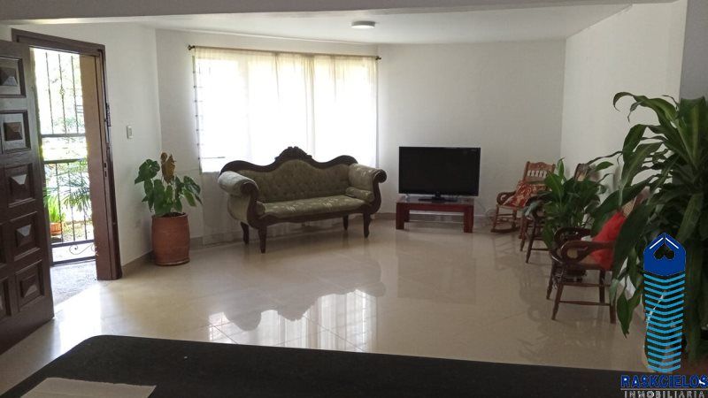 Casa en venta Antioquia Medellín Rosales 320 m2 Habitaciones 7 Baños 4 Garajes 1 Precio $1800000000