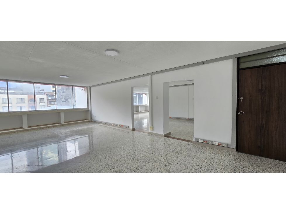 Oficina en venta Quindío Armenia Sector Centro 182 m2 Habitaciones 0 Baños 4 Garajes 0 Precio $530000000
