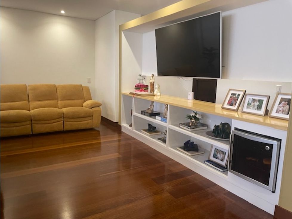 Apartamento en venta Cundinamarca Bogotá El Plan 270 m2 Habitaciones 4 Baños 6 Garajes 4 Precio $2450000000