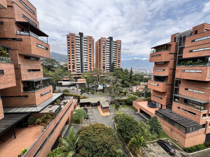 Apartaestudio en arriendo Antioquia Envigado La Pradera 70 m2 Habitaciones 1 Baños 2 Garajes 1 Precio $3800000