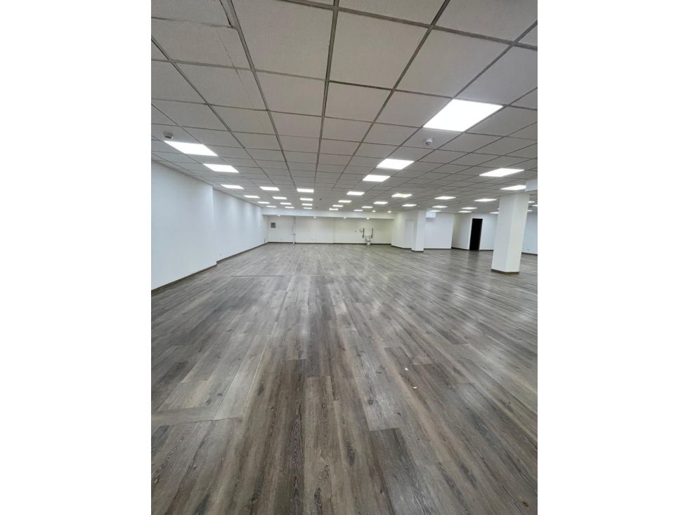 Local en arriendo Cundinamarca Bogotá Bogotá 340 m2 Habitaciones 0 Baños 4 Garajes 0 Precio $21700000