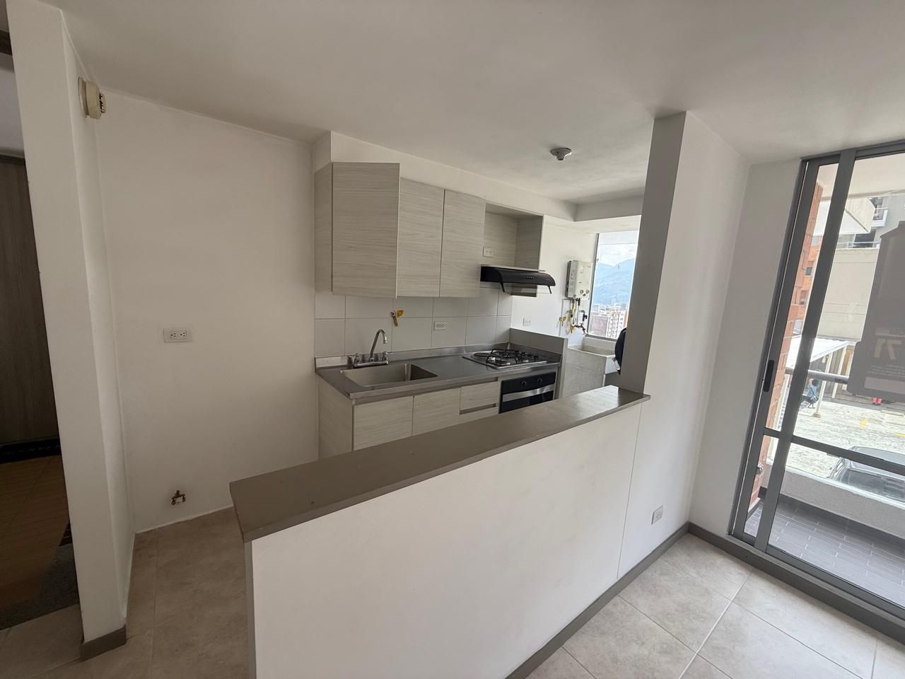 Apartamento en arriendo Antioquia Envigado Loma Del Barro 67 m2 Habitaciones 3 Baños 3 Garajes 2 Precio $2350000