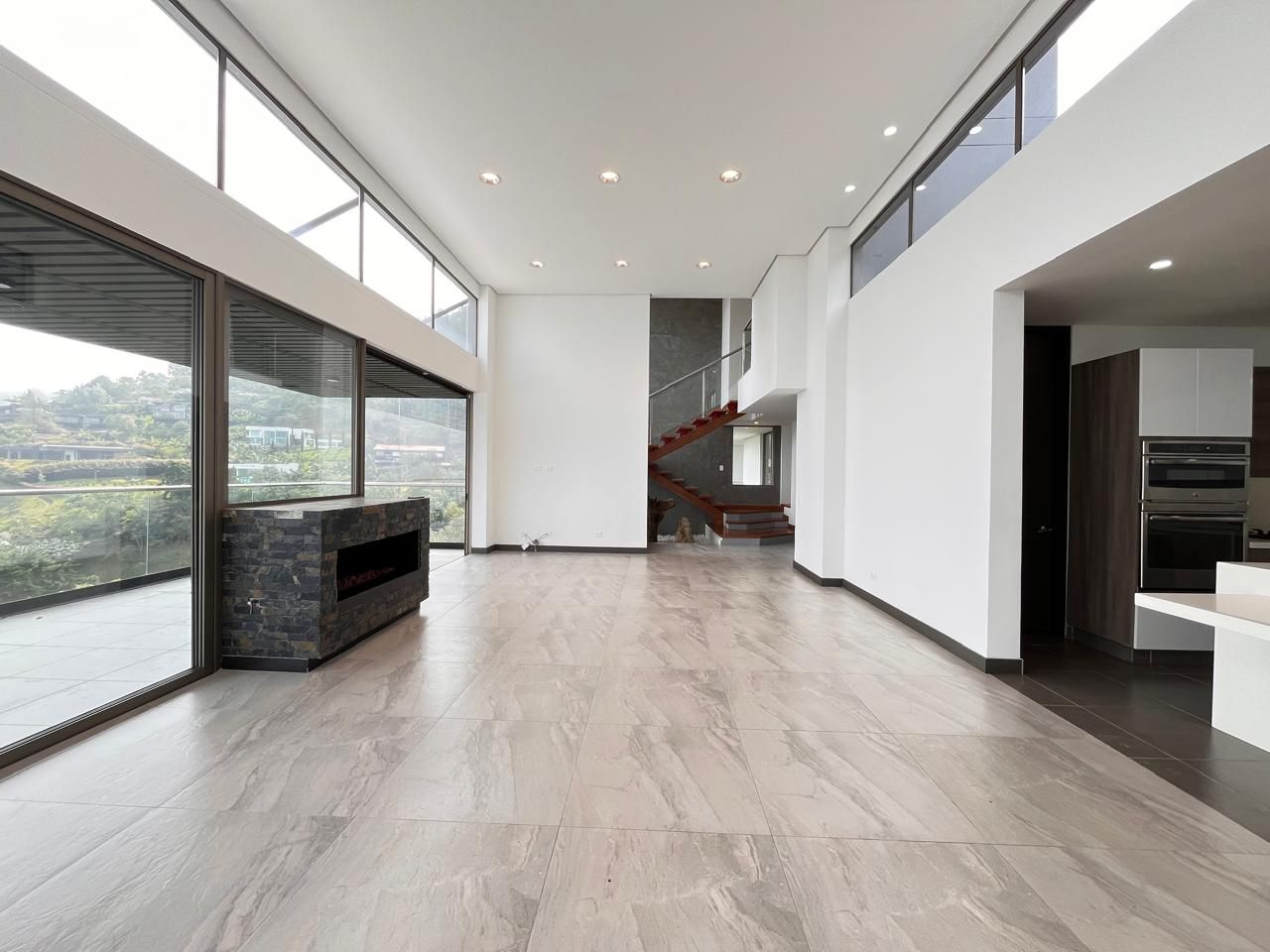 Casa en arriendo Antioquia Envigado La Ferreria 398 m2 Habitaciones 4 Baños 6 Garajes 6 Precio $23800000