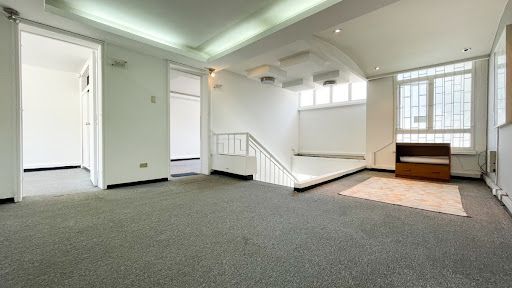 Casa en arriendo Cundinamarca Bogotá Santa Barbara Oriental 330 m2 Habitaciones 6 Baños 4 Garajes 2 Precio $6400000