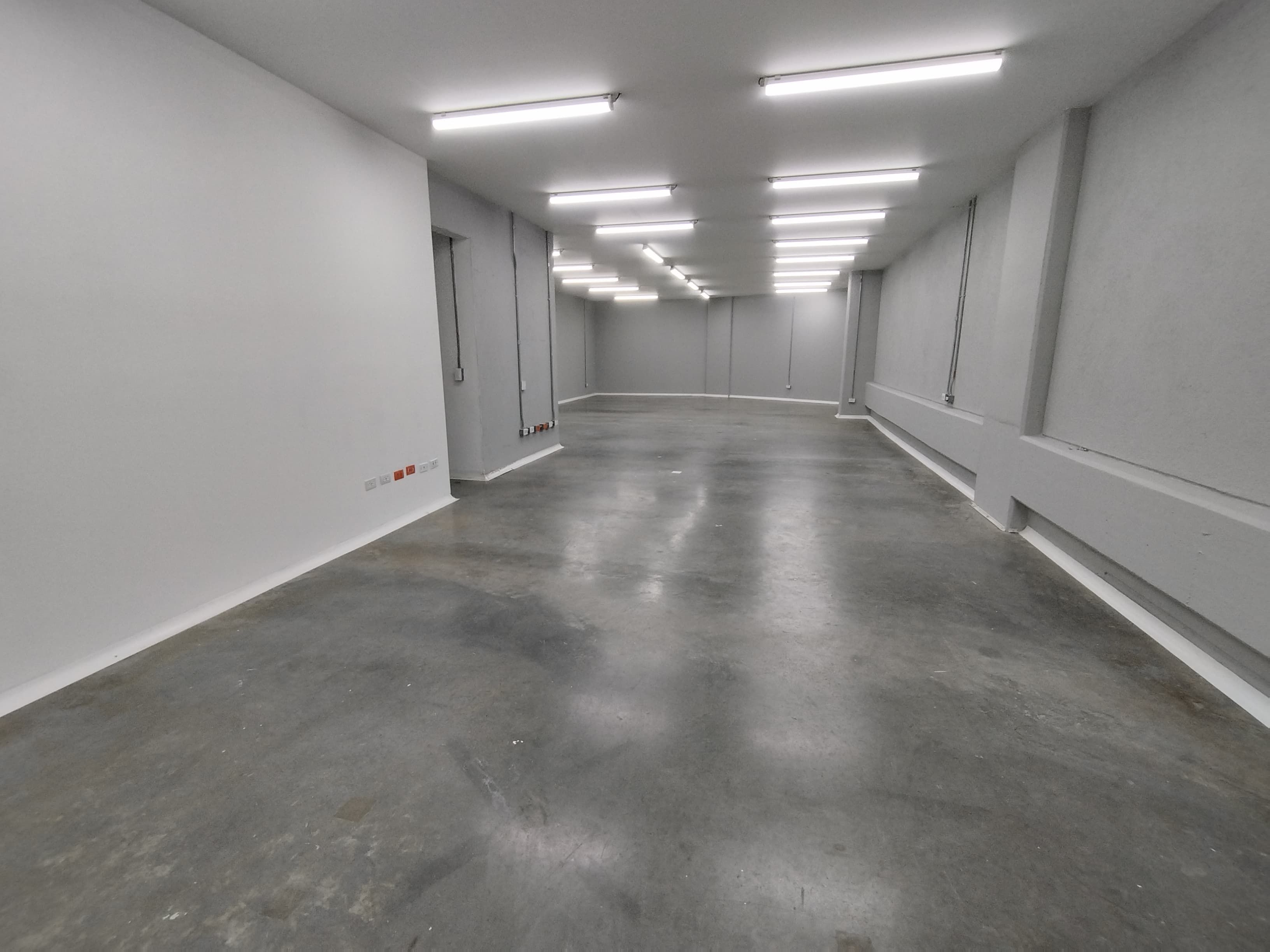 Bodega en arriendo Antioquia Medellín Castropol 404 m2 Habitaciones 0 Baños 0 Garajes 2 Precio $17500000