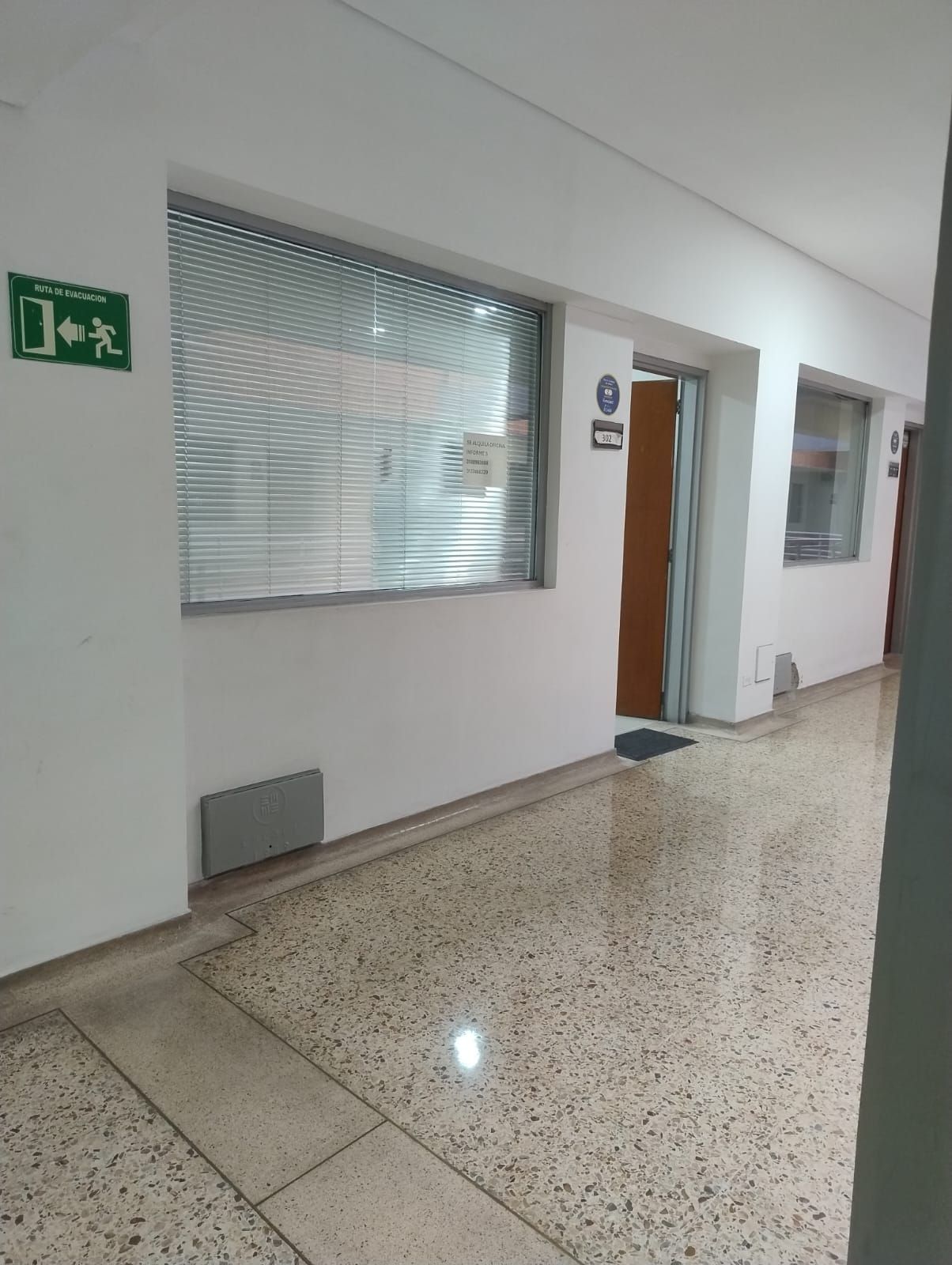 Oficina en venta Valle Del Cauca Cali San Vicente 27 m2 Habitaciones 0 Baños 1 Garajes 0 Precio $105000000