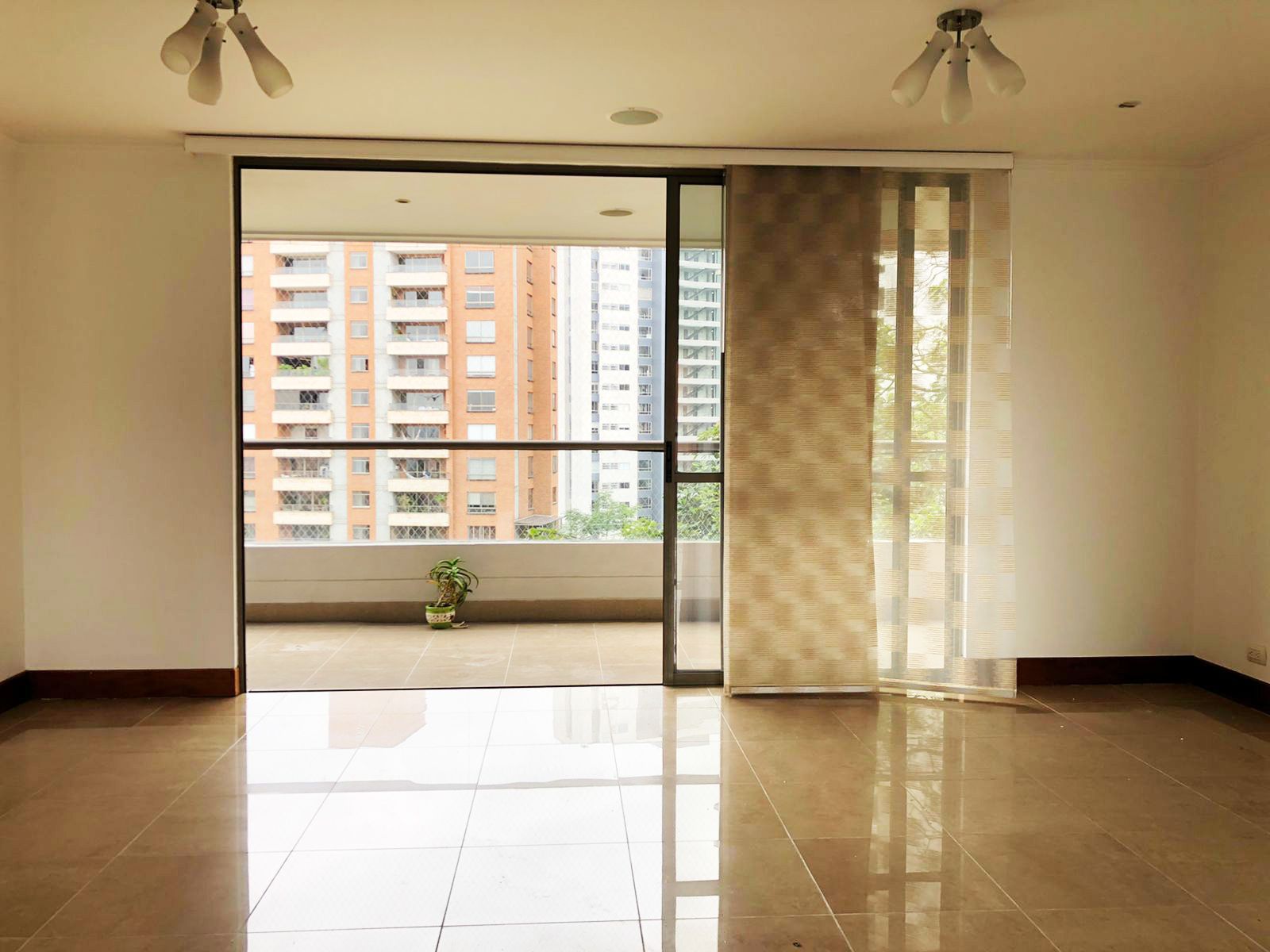 Apartamento en arriendo Antioquia Medellín San Lucas 150 m2 Habitaciones 3 Baños 3 Garajes 2 Precio $7300000