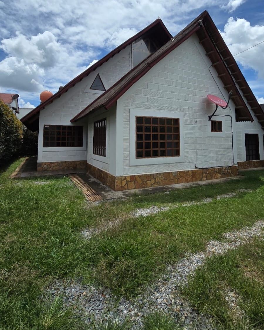 Casa Campestre en arriendo o venta Antioquia La Ceja Ofir 500 m2 Habitaciones 4 Baños 4 Garajes 6 Precio venta $1700000000 Precio arriendo $4800000