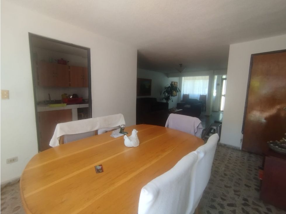 Casa en venta Antioquia Medellín Calasanz Parte Alta 300 m2 Habitaciones 7 Baños 4 Garajes 1 Precio $1230000000