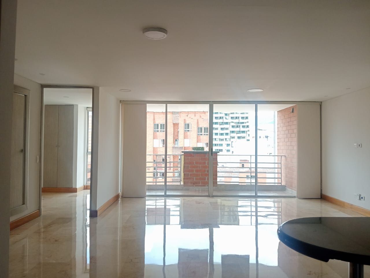 Apartamento en arriendo Antioquia Medellín Las Acacias 107 m2 Habitaciones 3 Baños 2 Garajes 2 Precio $4650000