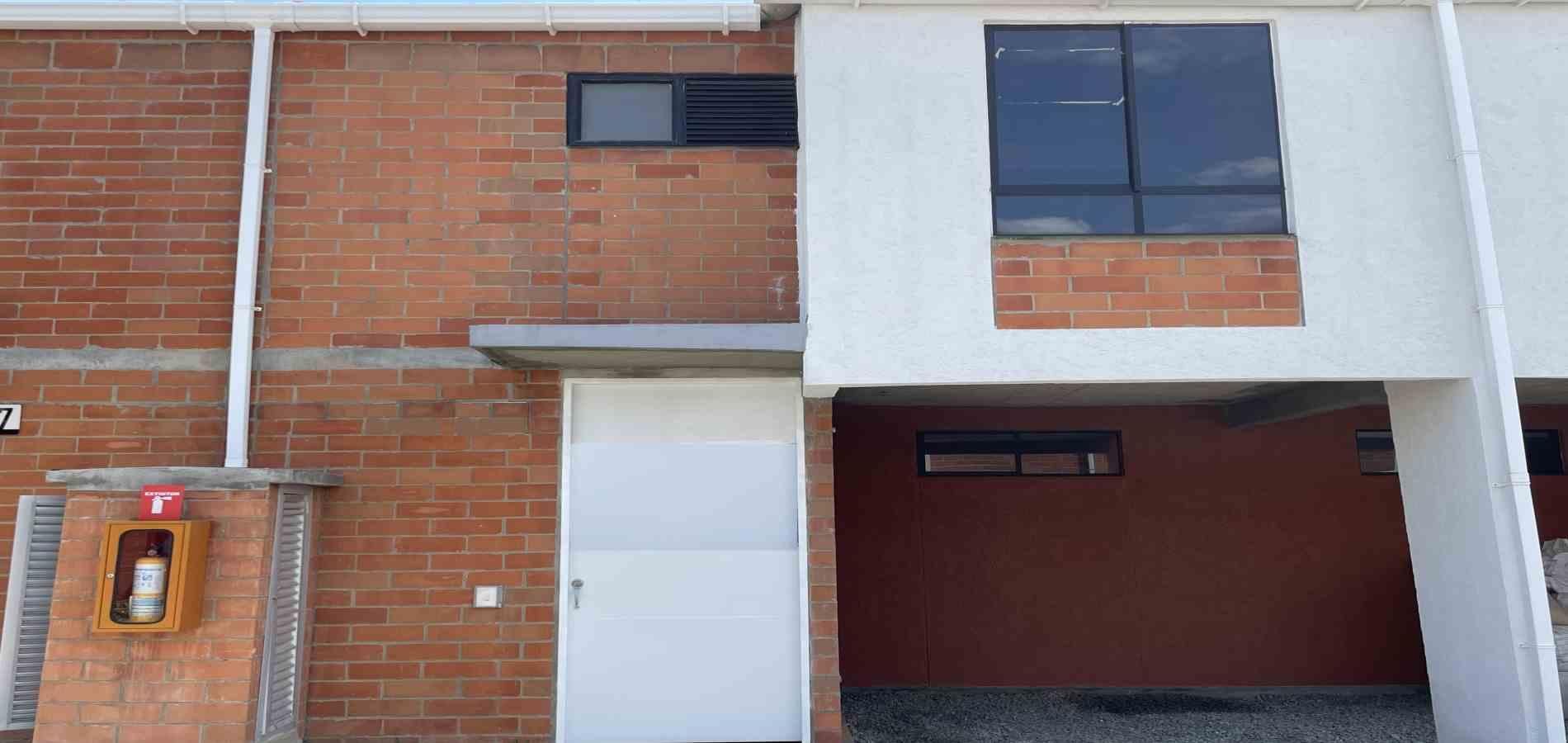 Casa en venta Valle Del Cauca Jamundí Cn Solares De La Morada Et I 61 m2 Habitaciones 2 Baños 2 Garajes 1 Precio $220000000