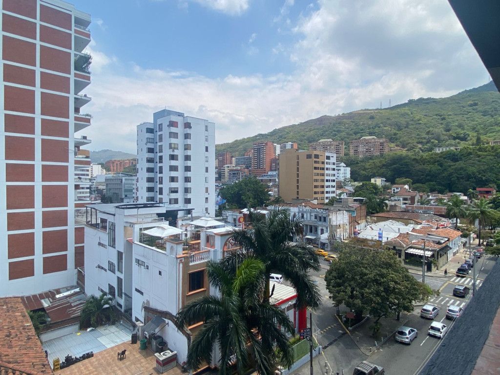 Oficina en venta Valle Del Cauca Cali Granada 70 m2 Habitaciones 0 Baños 2 Garajes 0 Precio $310000000