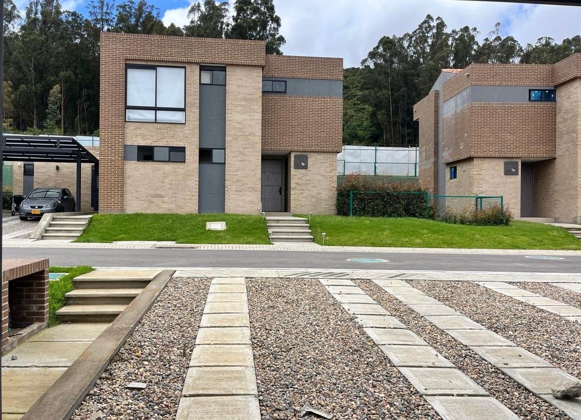 Casa en venta Cundinamarca Zipaquirá Zipaquira 161 m2 Habitaciones 3 Baños 4 Garajes 4 Precio $1221699000