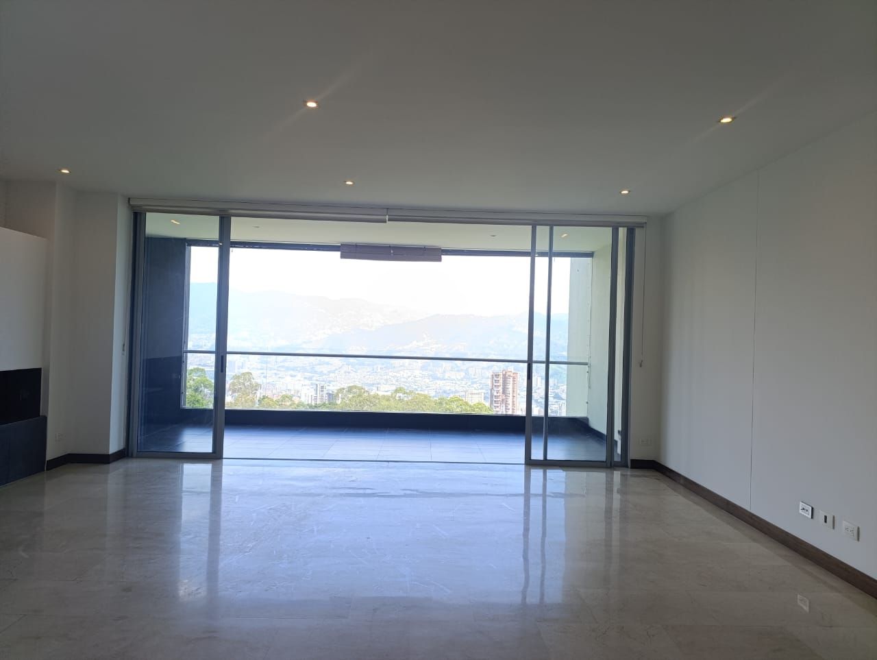 Apartamento en venta Antioquia Medellín Villa Tina 236 m2 Habitaciones 3 Baños 4 Garajes 3 Precio $2400000000