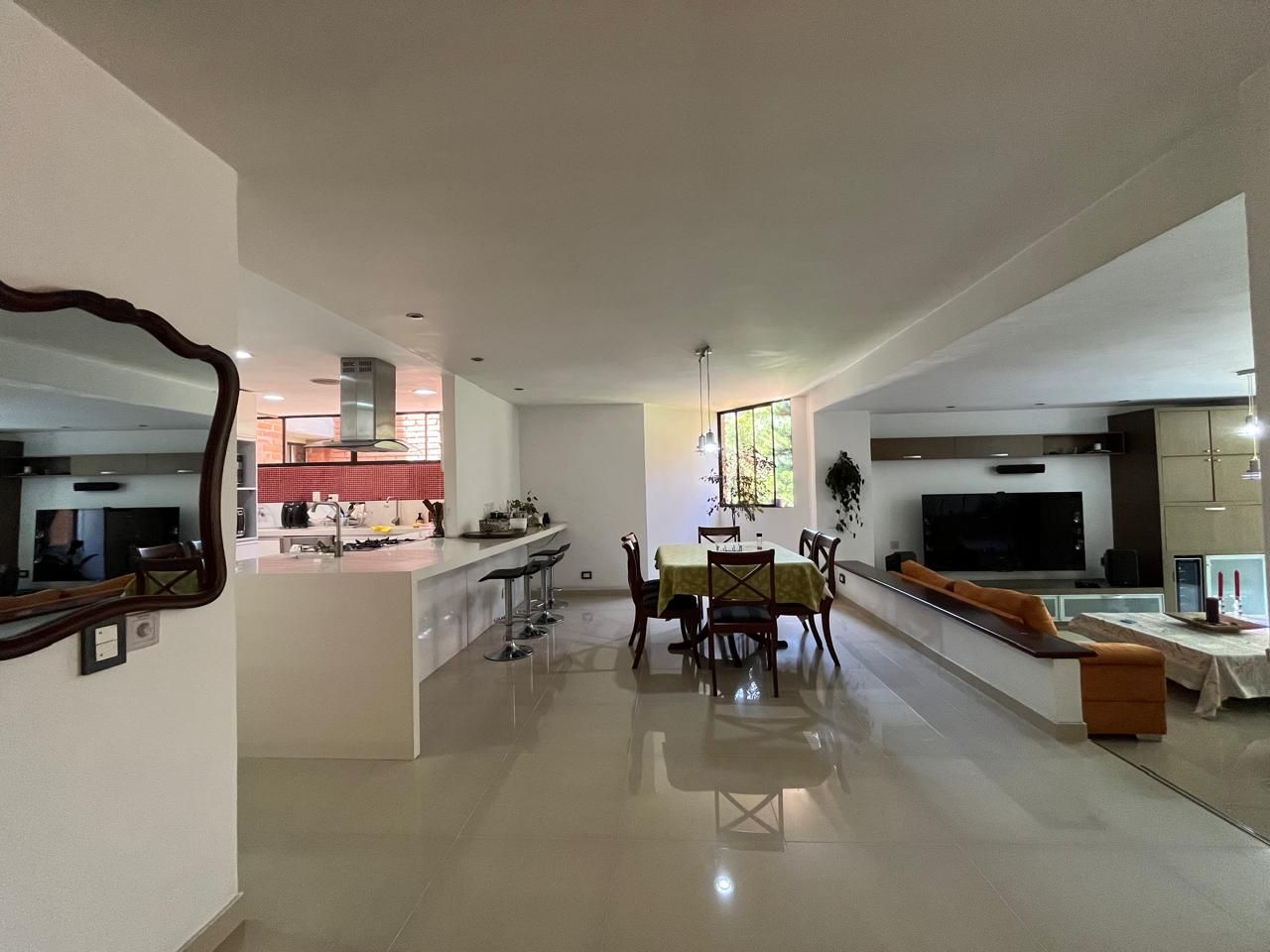 Apartamento en venta Antioquia Medellín El Salvador 170 m2 Habitaciones 3 Baños 3 Garajes 2 Precio $1290000000